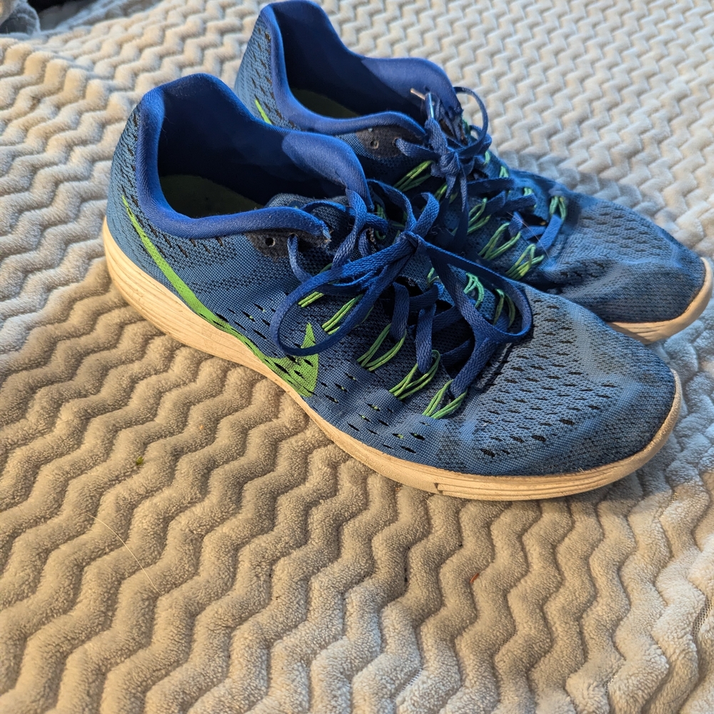 Nike Blue and Green Athletic Shoes - Picture 2 of 8